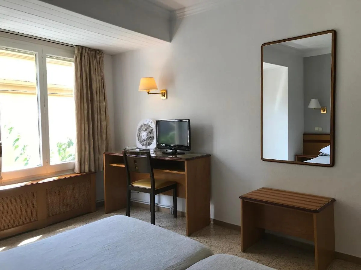 Guest house Hostal Can Pou Vidreres Spain